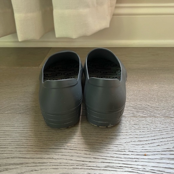Sticky Shoes Gray Nursing Work Clog Shoe Antimicrobial workshoe - Picture 5 of 6